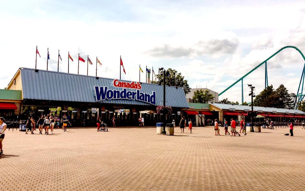 Friendly Ride Toronto canadas wonderland premium ride service service
